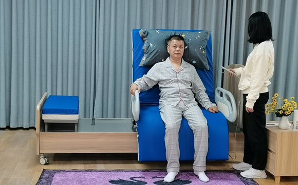 一键旋转坐立
