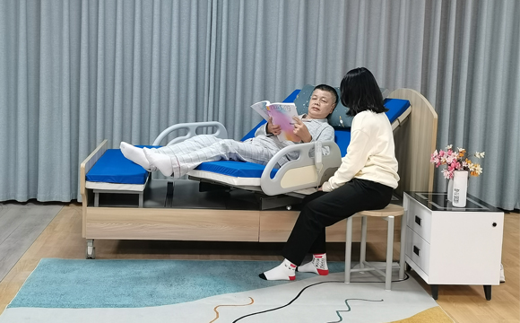 电动旋转护理床